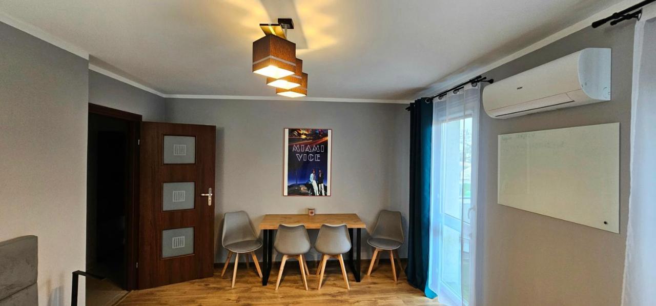 Miami Vice Apartament By Karl Radom Bagian luar foto